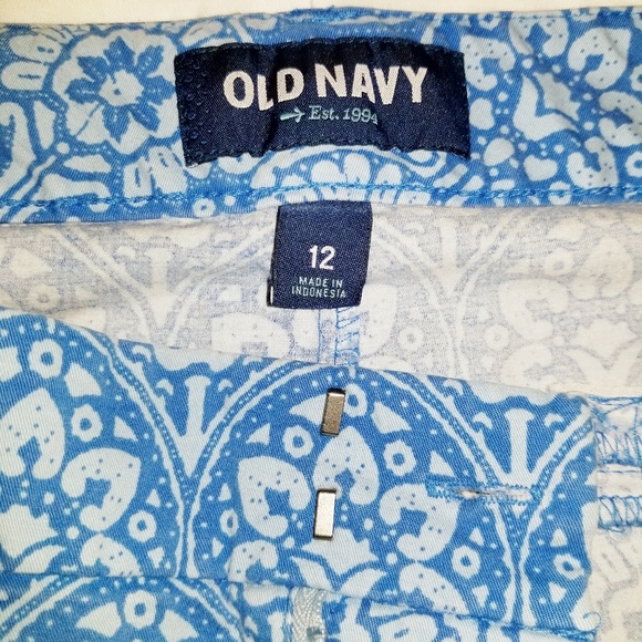 Old Navy Pixie pants EUC - Picture 4 of 6